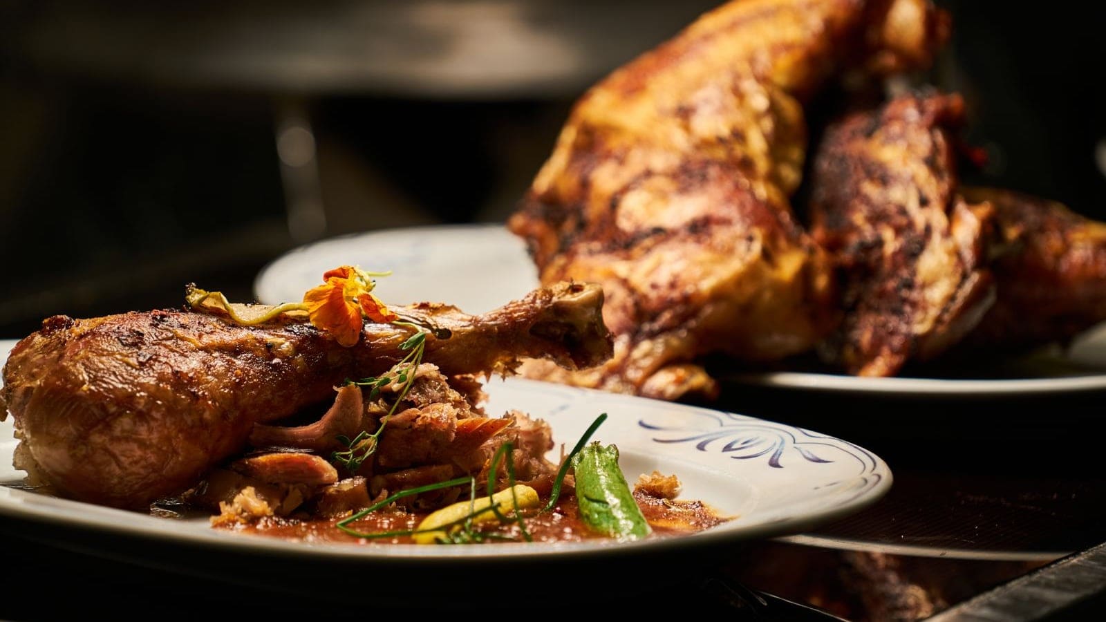 Frango Inteiro: O Truque dos Talhantes que Faz 4 Jantares para Família com 1 Frango de 5€ (Rende 3x Mais que Peito)