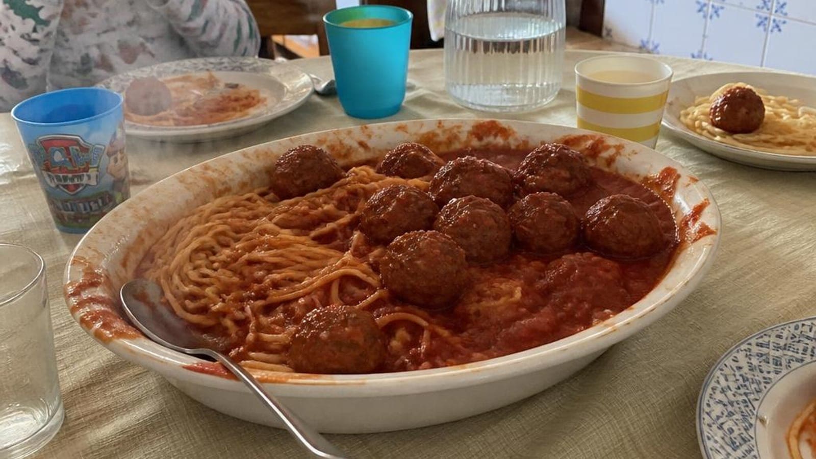 Almôndegas Caseiras em Molho de Tomate com Esparguete: Almoço de Família para 4 por 4,33€ (1,08€ por Pessoa)
