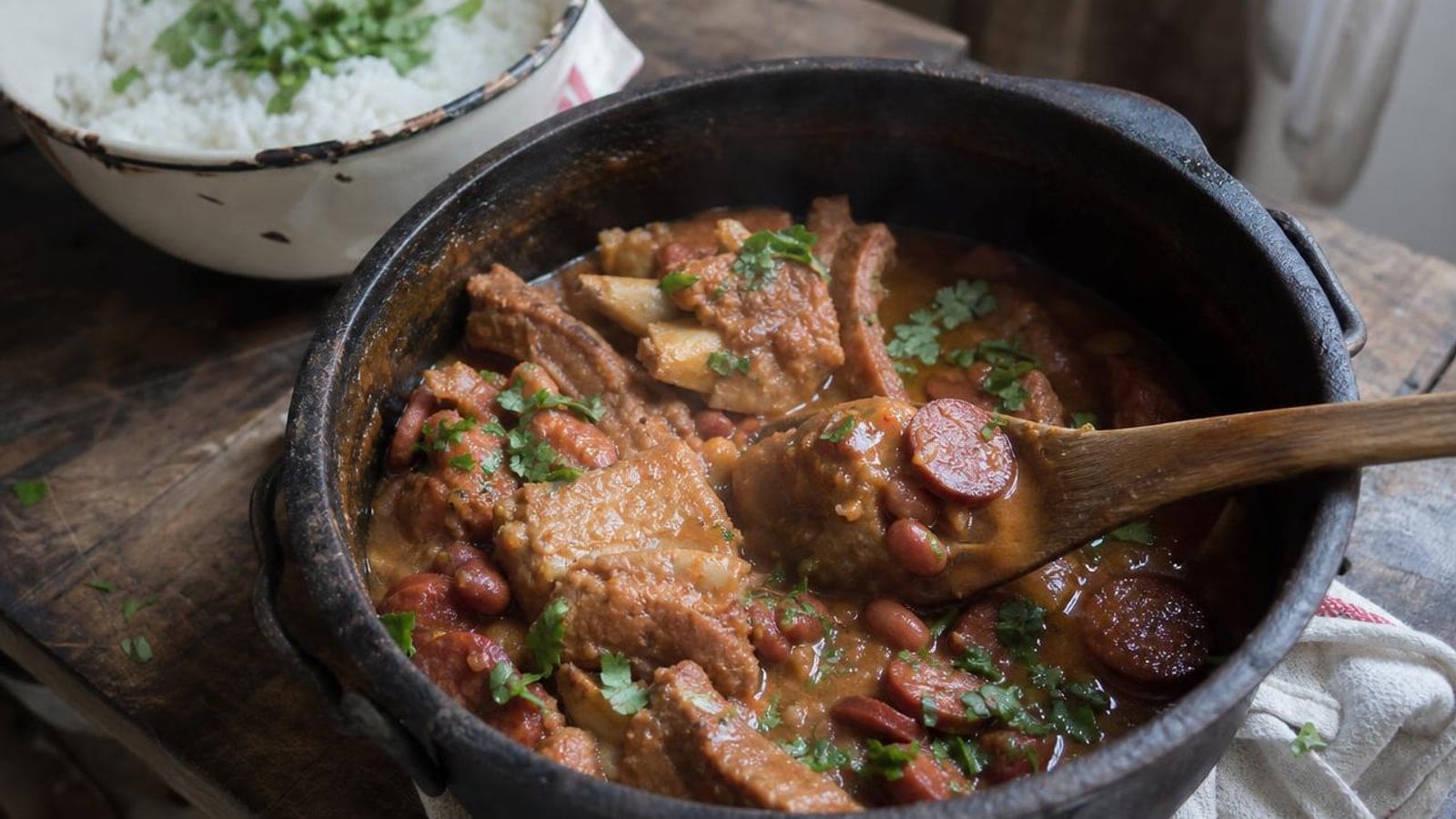 Feijão com Entrecosto e Arroz de Coentros (prato de tacho)