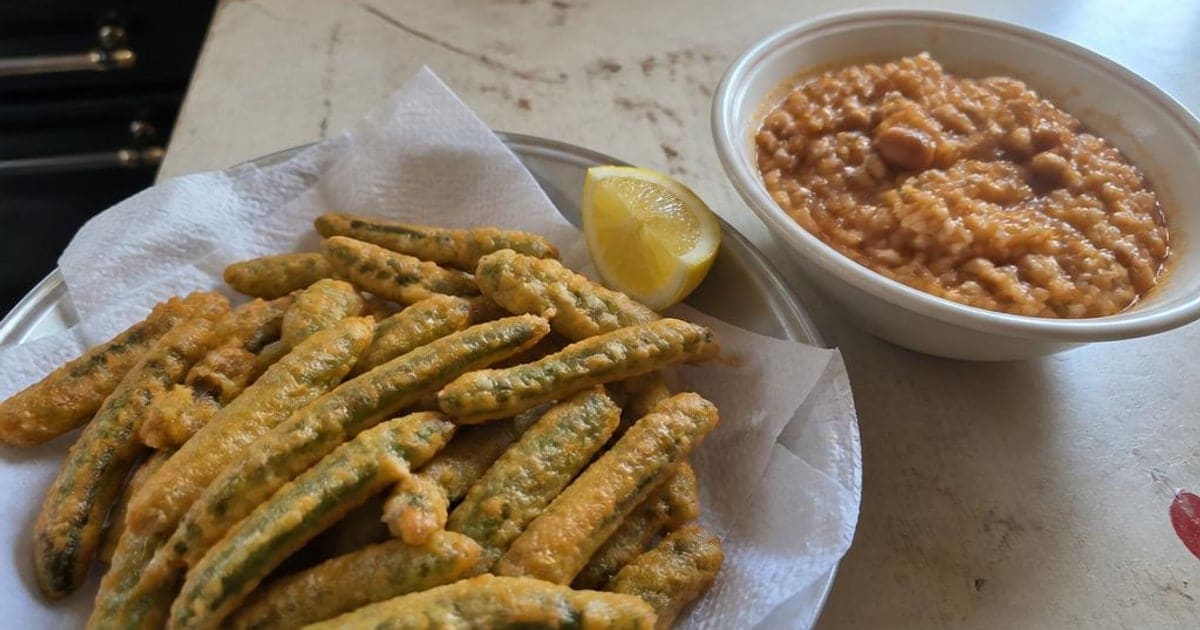 Peixinhos da Horta com Arroz de Feijão